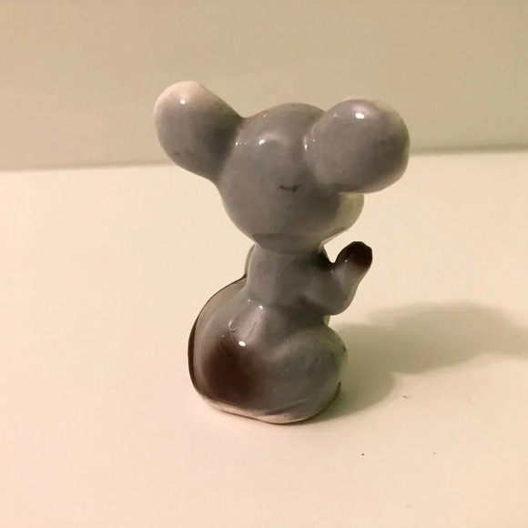 Vintage Tiny  Mouse Ceramic Figurine Japan 2 Inch Tall Collectible Figure - Picture 3 of 11